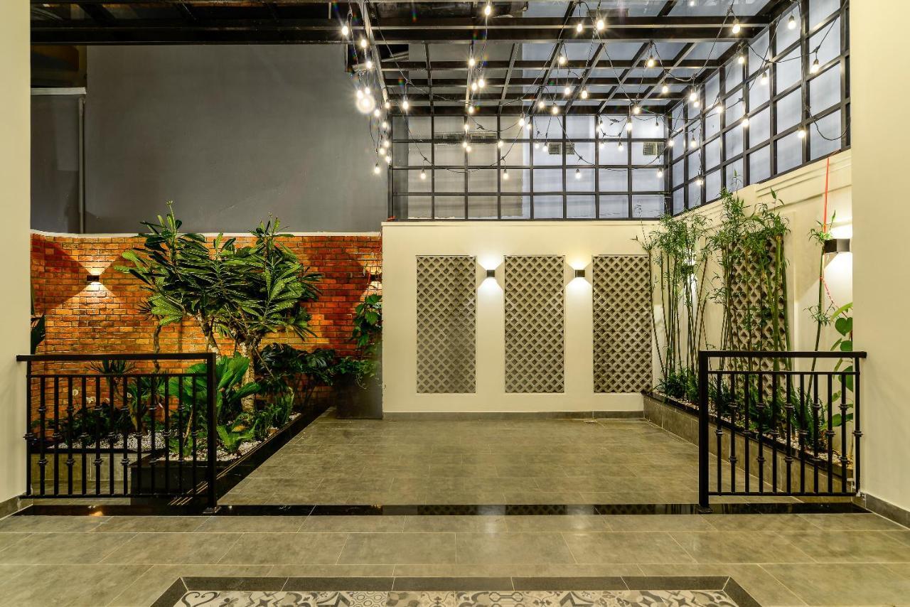 Cozrum Homes The Gallery Residence Cidade de Ho Chi Minh Exterior foto